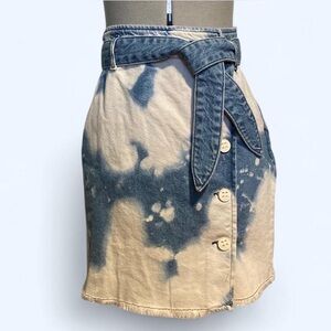 NWT - XS Urban Outfitters Denim Bleached Button Skirt with Pockets